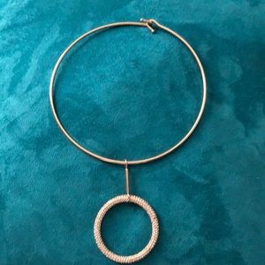 Rose gold circle necklace with pendant